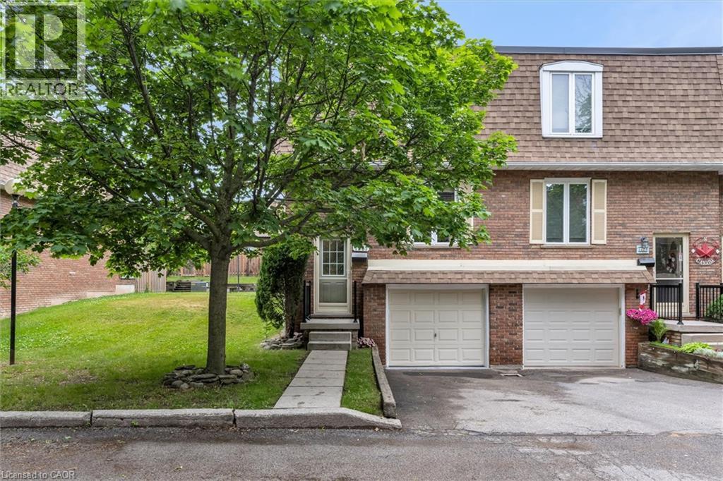 Photo 2 of 1531 Westminster Place, Burlington ON