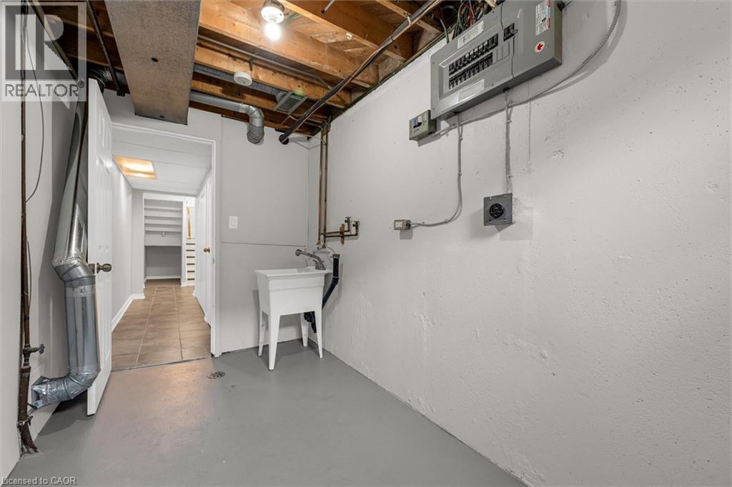 Photo 25 of 1531 Westminster Place, Burlington ON