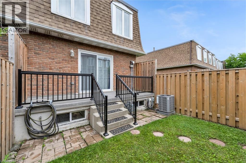Photo 34 of 1531 Westminster Place, Burlington ON