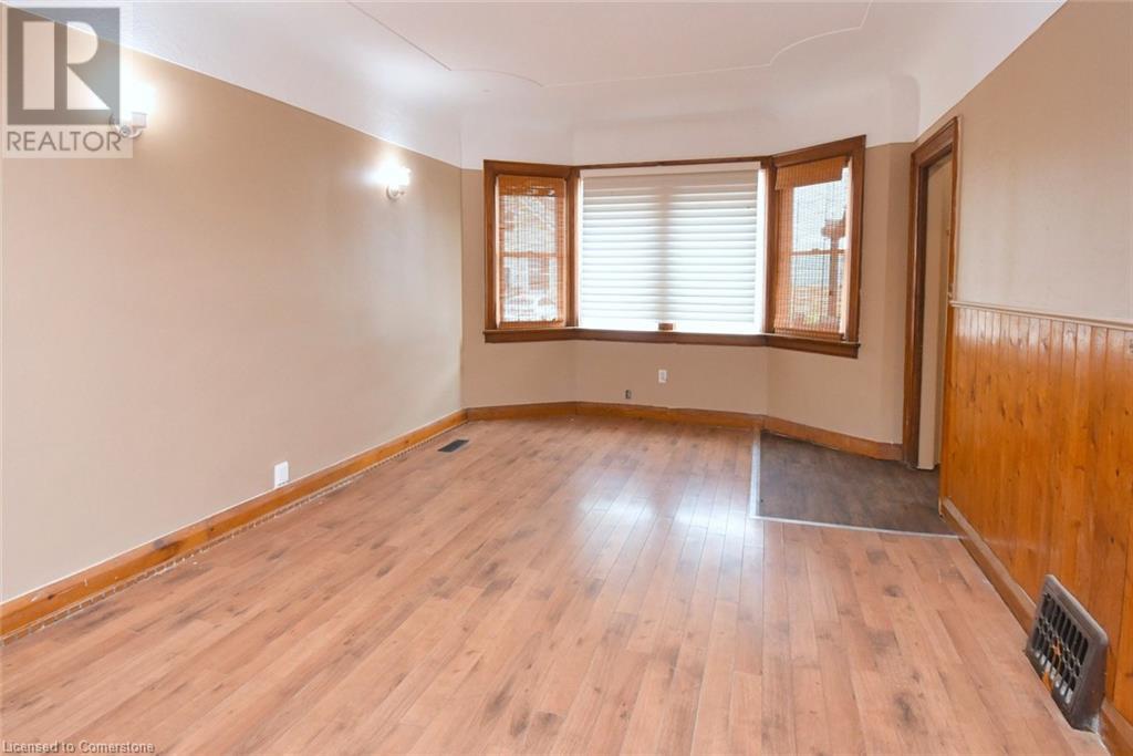 Photo 5 of 92 Gertrude Street, Hamilton ON
