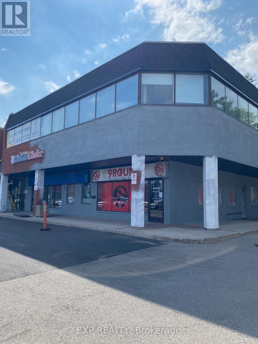 Photo 2 of 13 1865 Lakeshore Road W, Mississauga ON