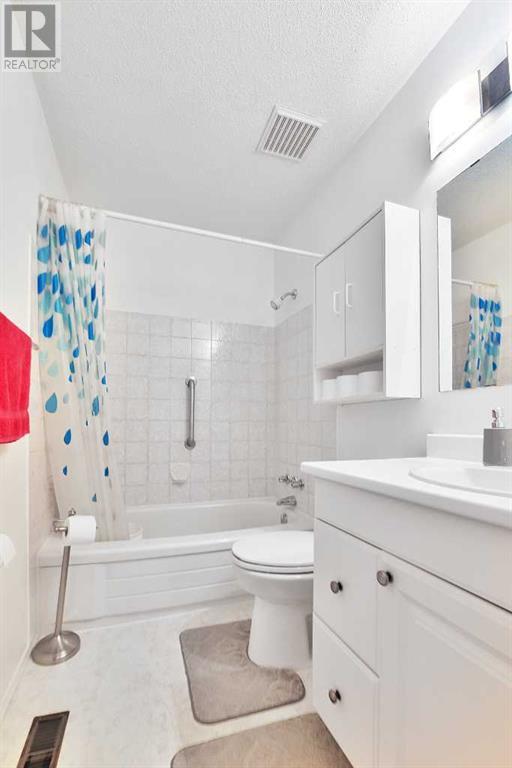 Single Family House for Sale in    Avenue NW Huntington Hills Calgary 