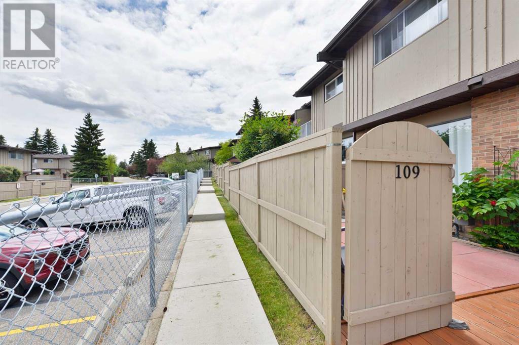 Single Family House for Sale in    Avenue NW Huntington Hills Calgary 