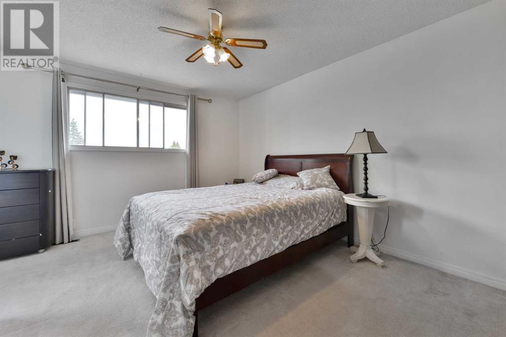 Single Family House for Sale in    Avenue NW Huntington Hills Calgary 