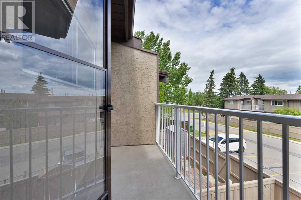 Single Family House for Sale in    Avenue NW Huntington Hills Calgary 