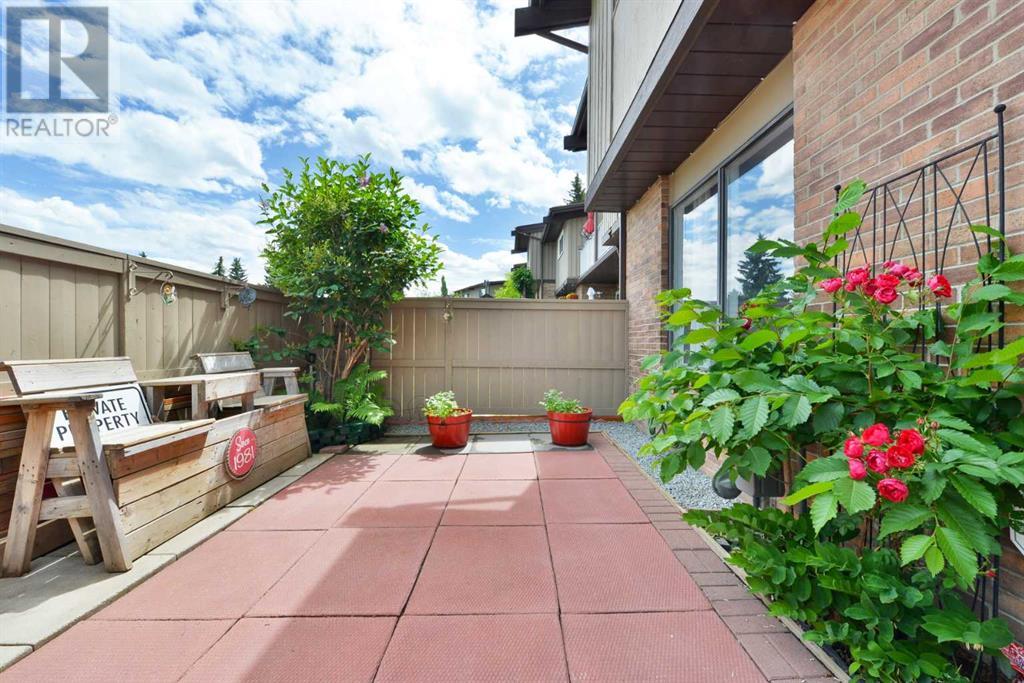 Single Family House for Sale in    Avenue NW Huntington Hills Calgary 