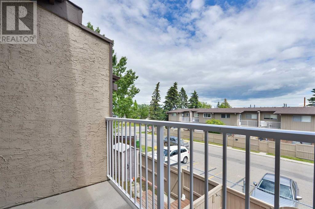 Single Family House for Sale in    Avenue NW Huntington Hills Calgary 