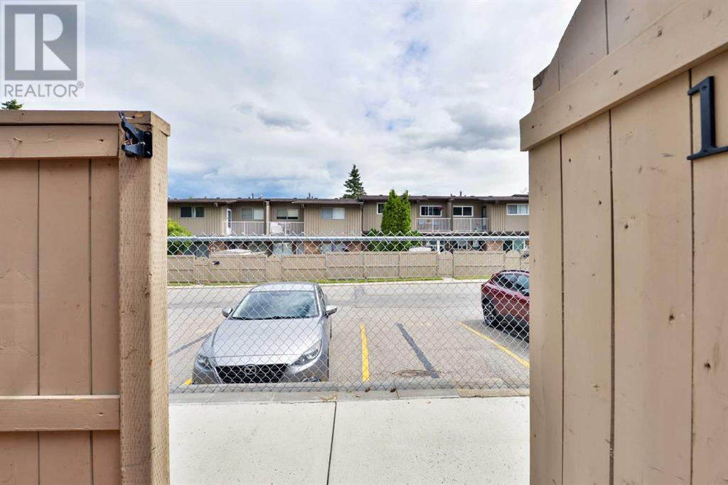 Single Family House for Sale in    Avenue NW Huntington Hills Calgary 