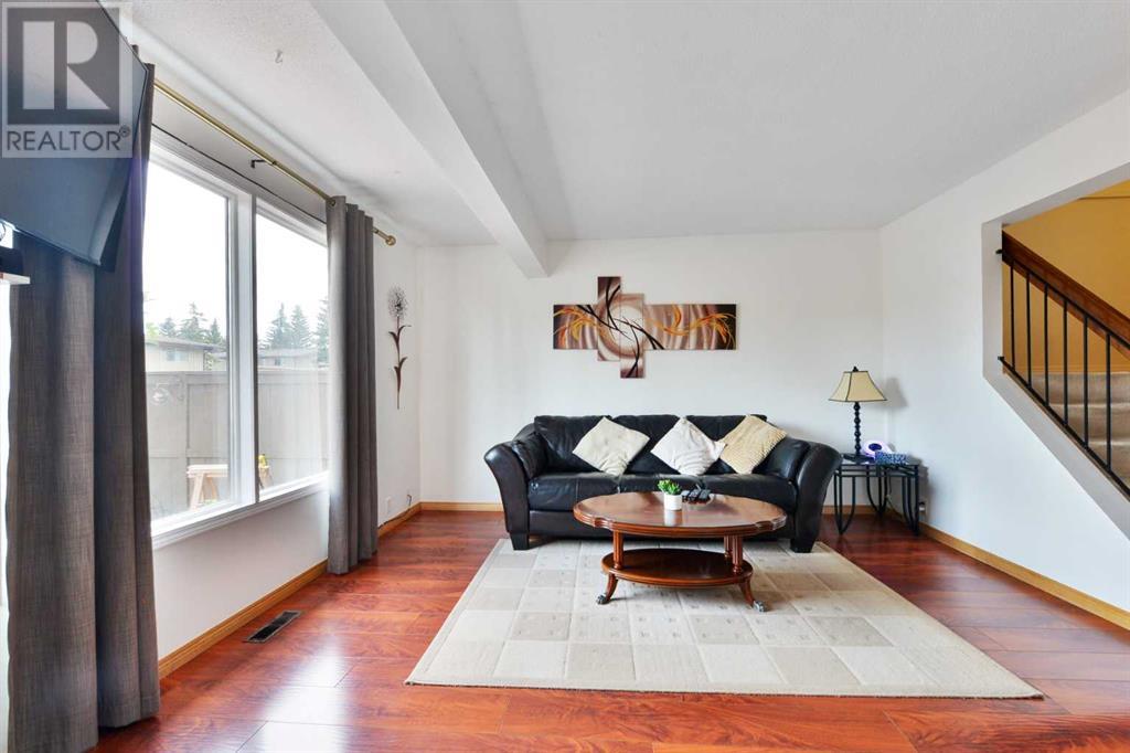 Single Family House for Sale in    Avenue NW Huntington Hills Calgary 