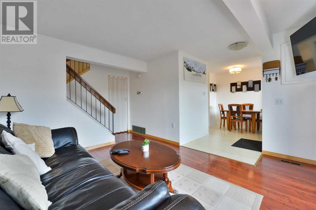 Single Family House for Sale in    Avenue NW Huntington Hills Calgary 