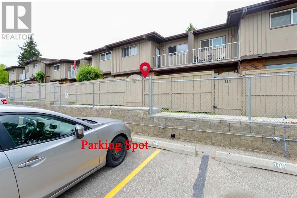 Single Family House for Sale in    Avenue NW Huntington Hills Calgary 