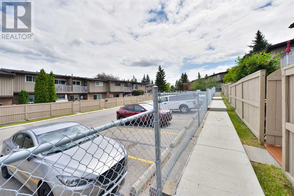 Single Family House for Sale in    Avenue NW Huntington Hills Calgary 