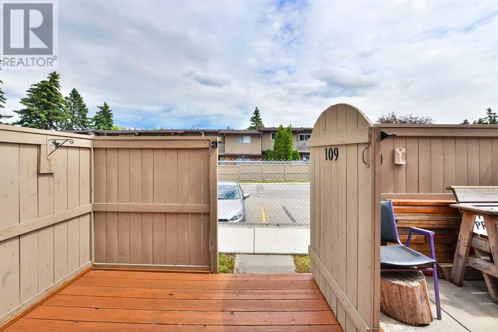 Single Family House for Sale in    Avenue NW Huntington Hills Calgary 