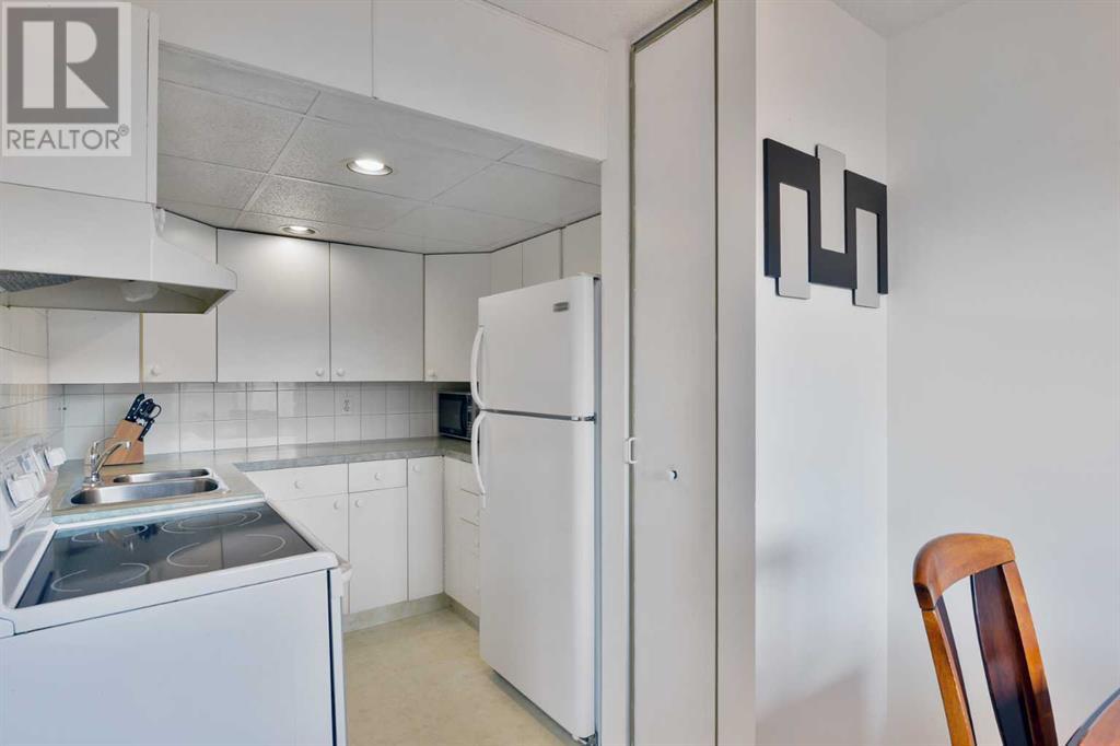 Single Family House for Sale in    Avenue NW Huntington Hills Calgary 