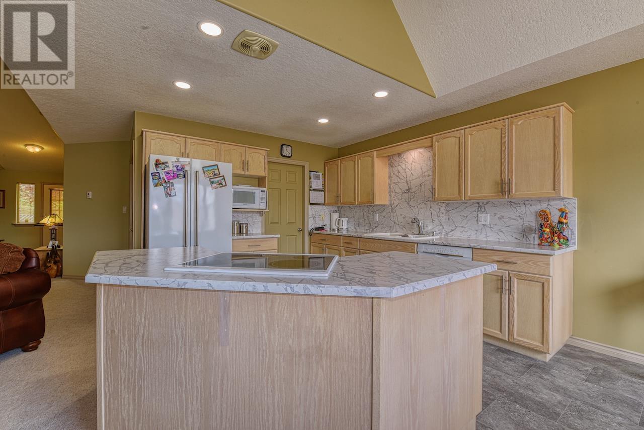 3 11 EAGLE CRESCENT, Williams Lake