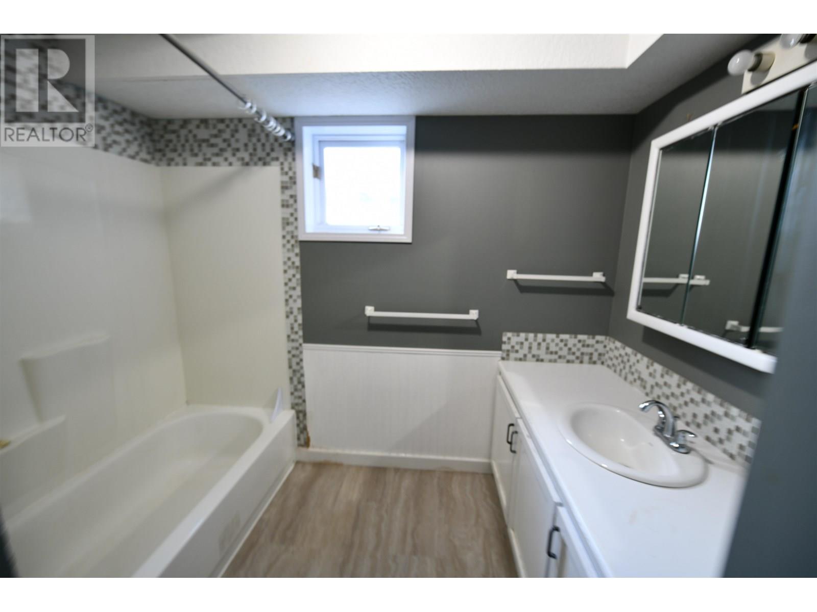 Photo 17 of 9908 114 Avenue, Fort St John BC