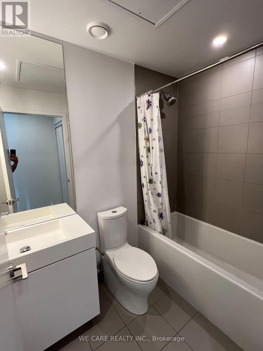 Photo 7 of 2208 33 Helendale Avenue, Toronto ON