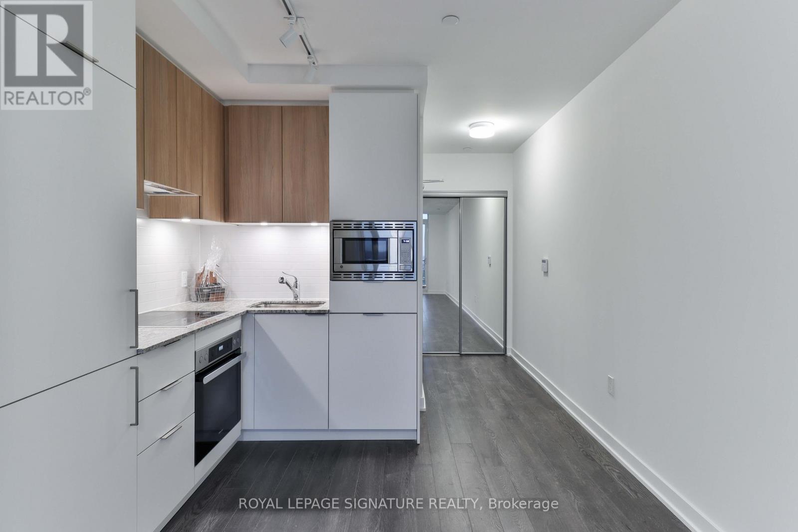 Photo 11 of 3205 50 Oneill Road, Toronto ON