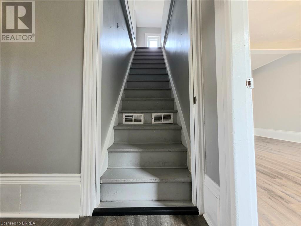 Photo 13 of 109 Sydenham Street, Brantford ON