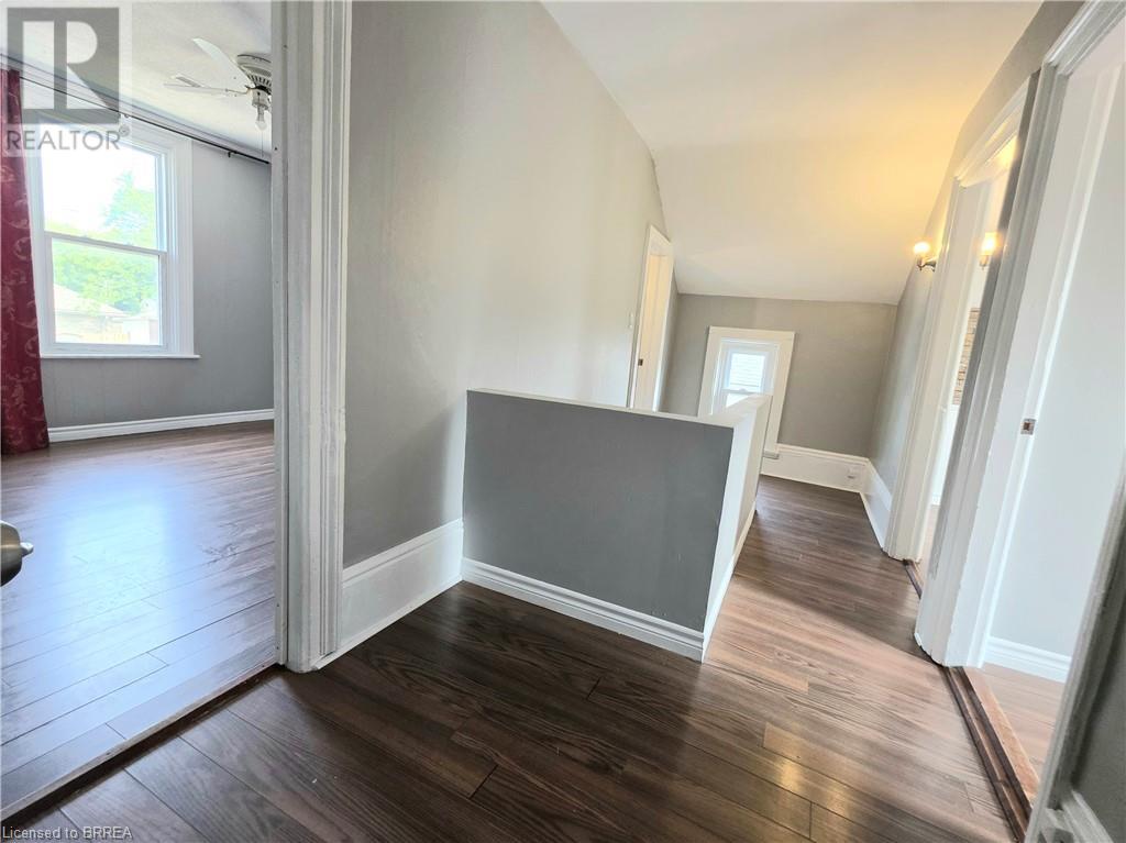 Photo 14 of 109 Sydenham Street, Brantford ON