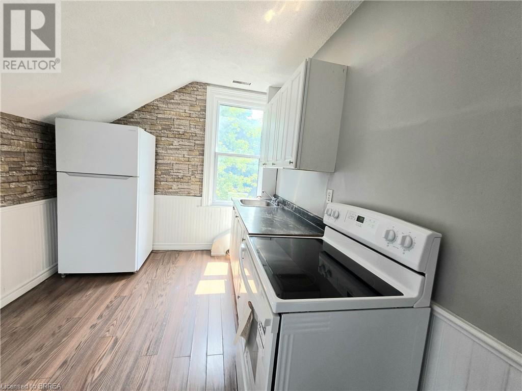 Photo 17 of 109 Sydenham Street, Brantford ON