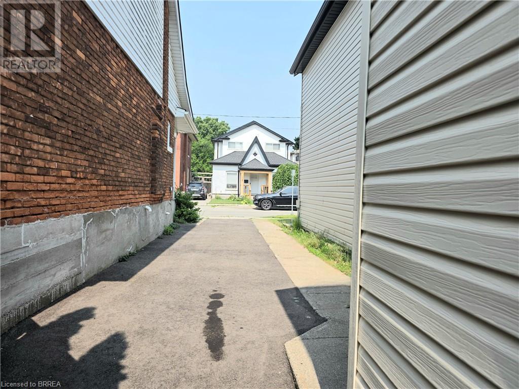 Photo 21 of 109 Sydenham Street, Brantford ON