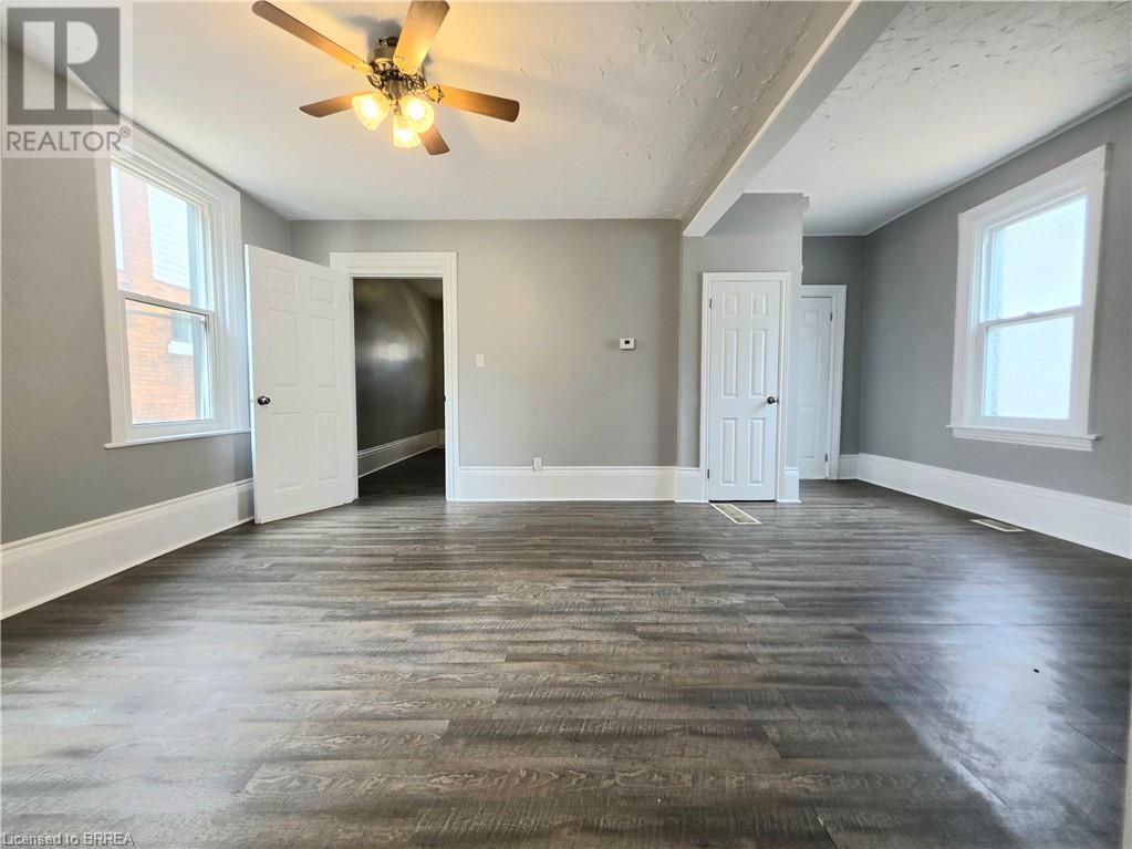 Photo 4 of 109 Sydenham Street, Brantford ON