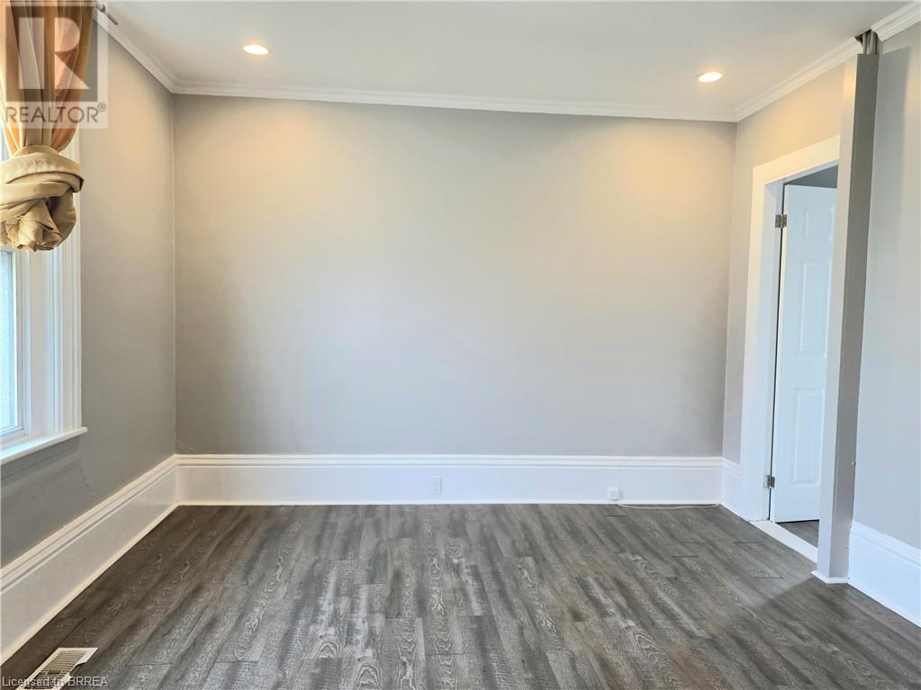 Photo 8 of 109 Sydenham Street, Brantford ON