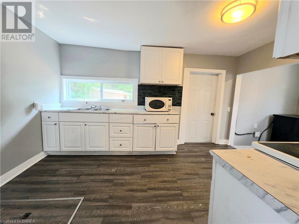 Photo 9 of 109 Sydenham Street, Brantford ON