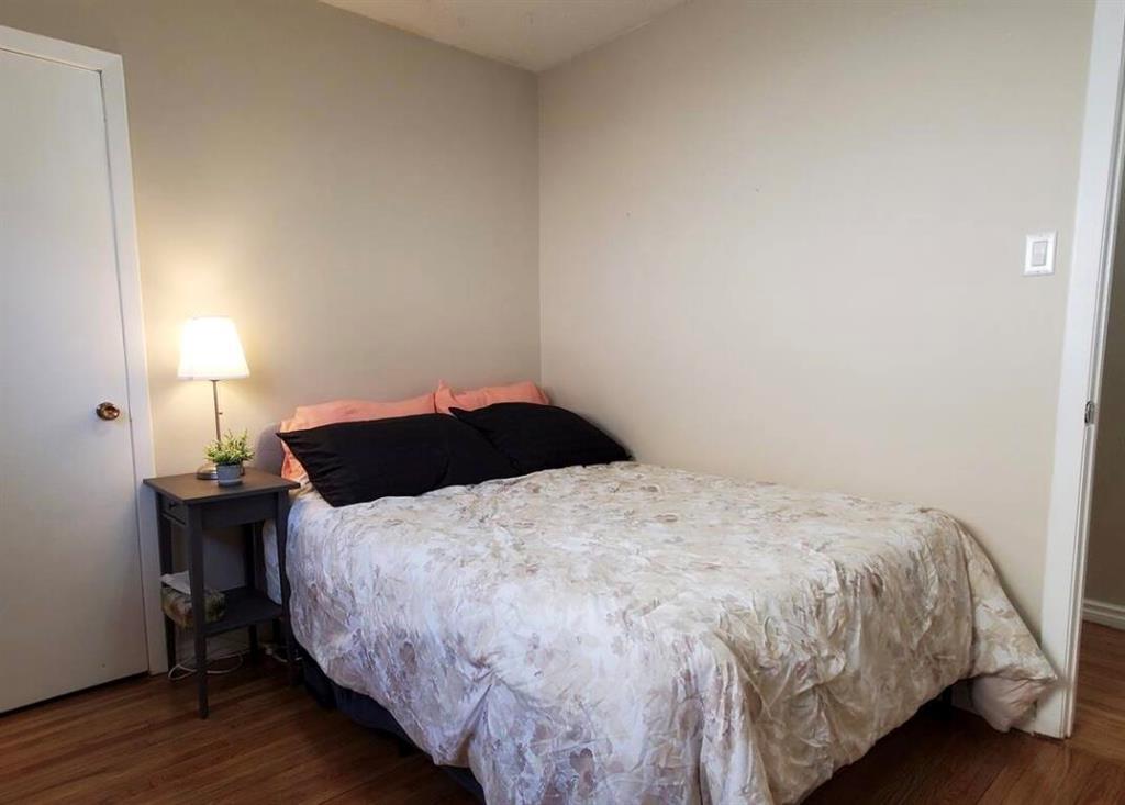 Photo 5 of 302 Leola Street, Winnipeg MB
