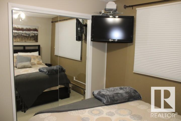 Photo 18 of 13304 70 St Nw, Edmonton AB