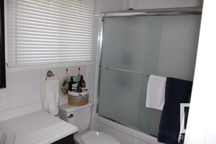 Photo 21 of 13304 70 St Nw, Edmonton AB