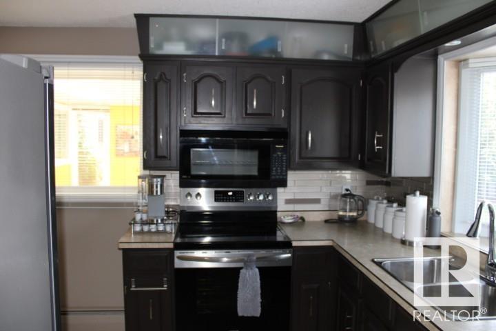 Photo 32 of 13304 70 St Nw, Edmonton AB