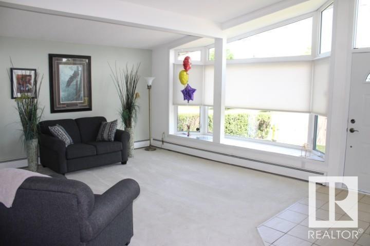 Photo 4 of 13304 70 St Nw, Edmonton AB
