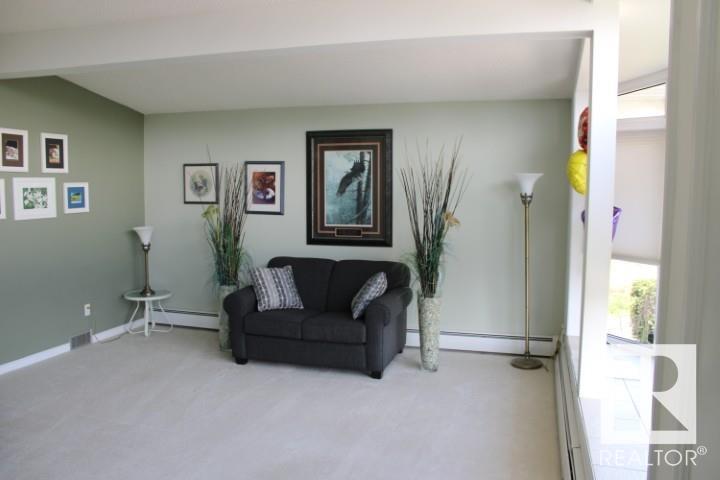 Photo 6 of 13304 70 St Nw, Edmonton AB