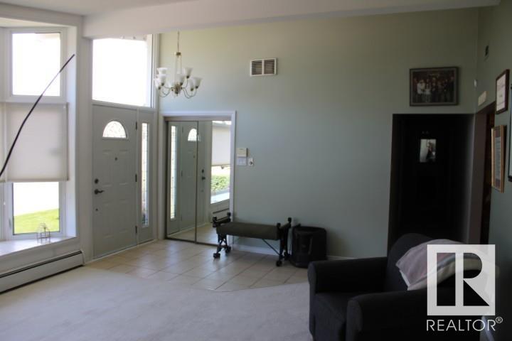 Photo 7 of 13304 70 St Nw, Edmonton AB