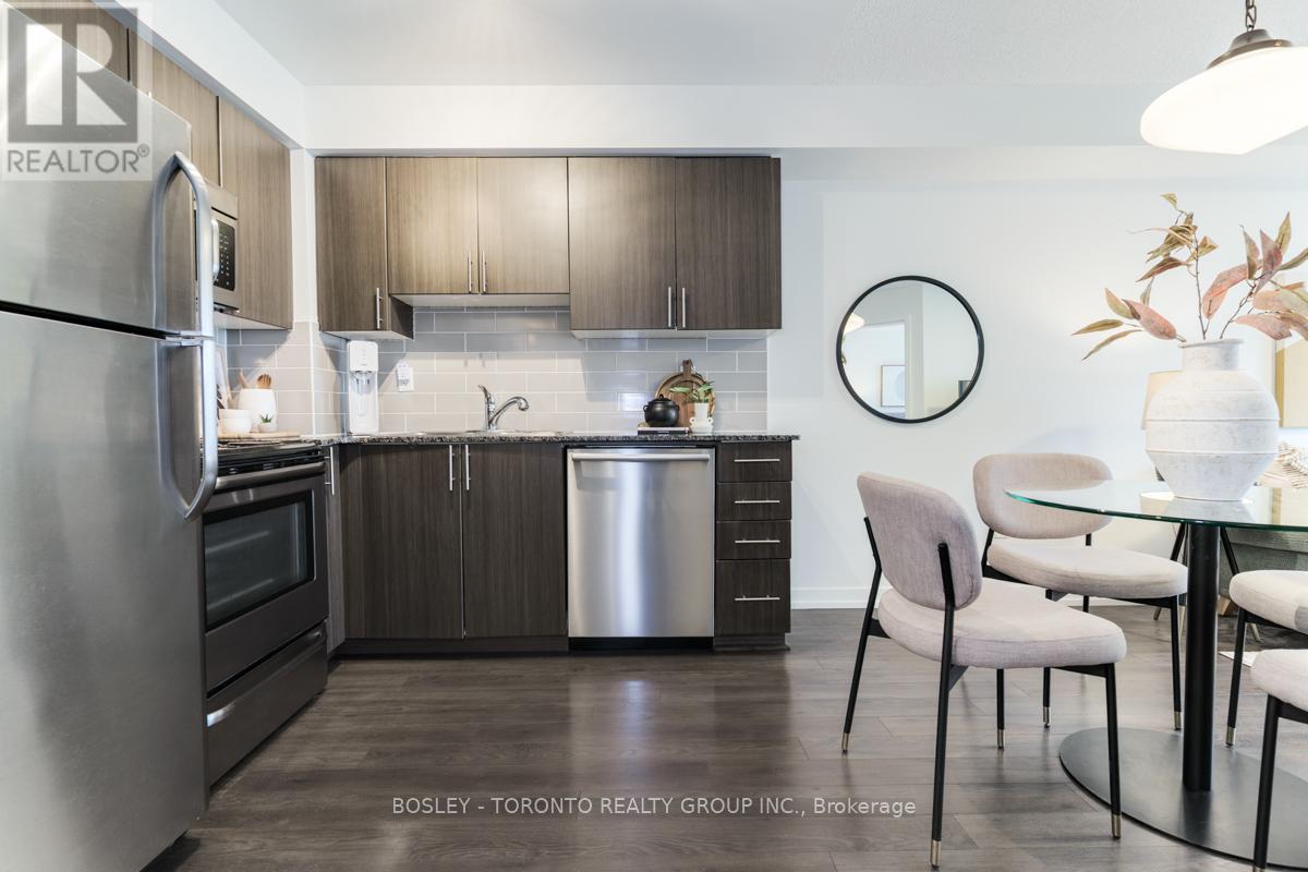 Photo 5 of 720 812 Lansdowne Avenue, Toronto ON