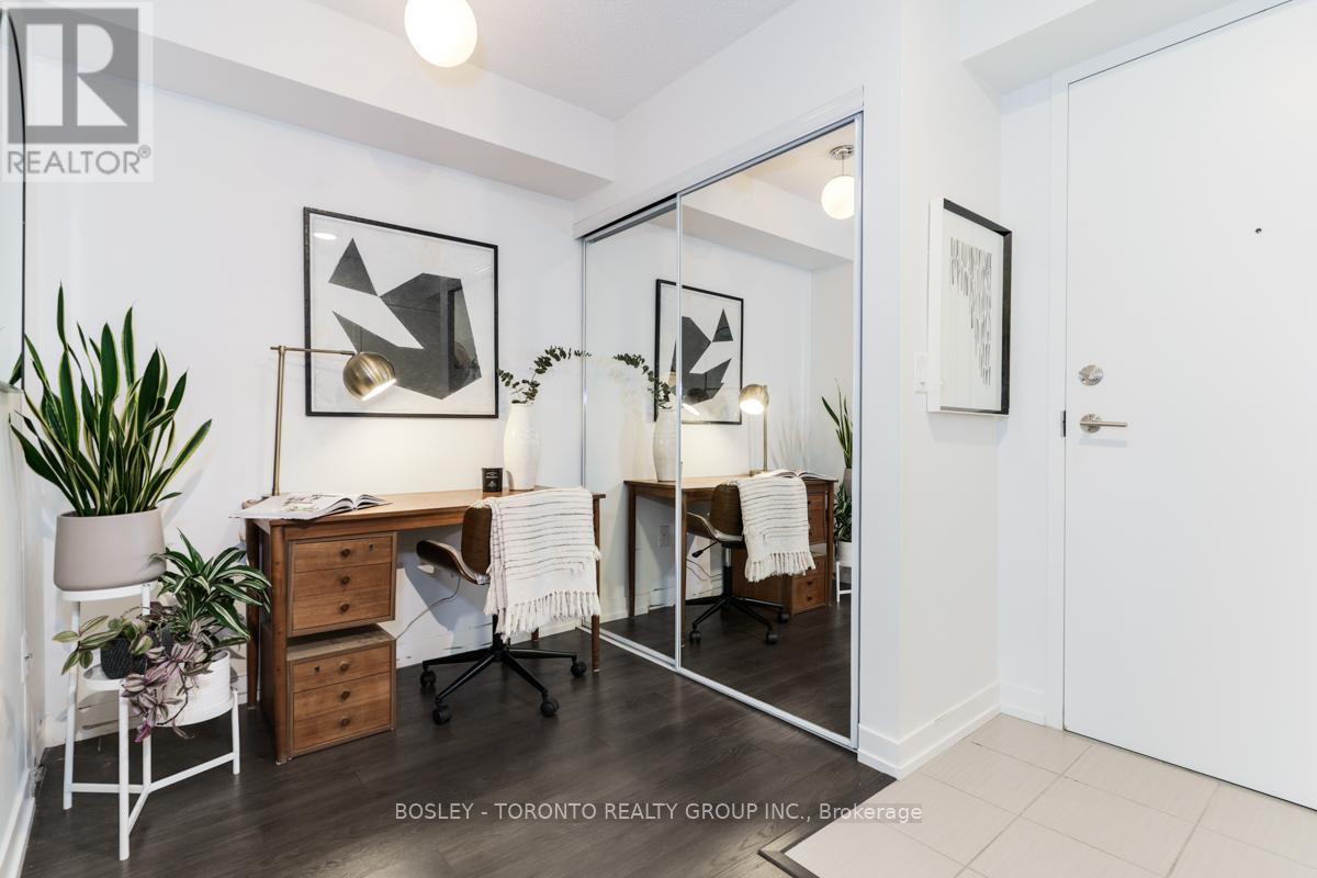 Photo 12 of 720 812 Lansdowne Avenue, Toronto ON