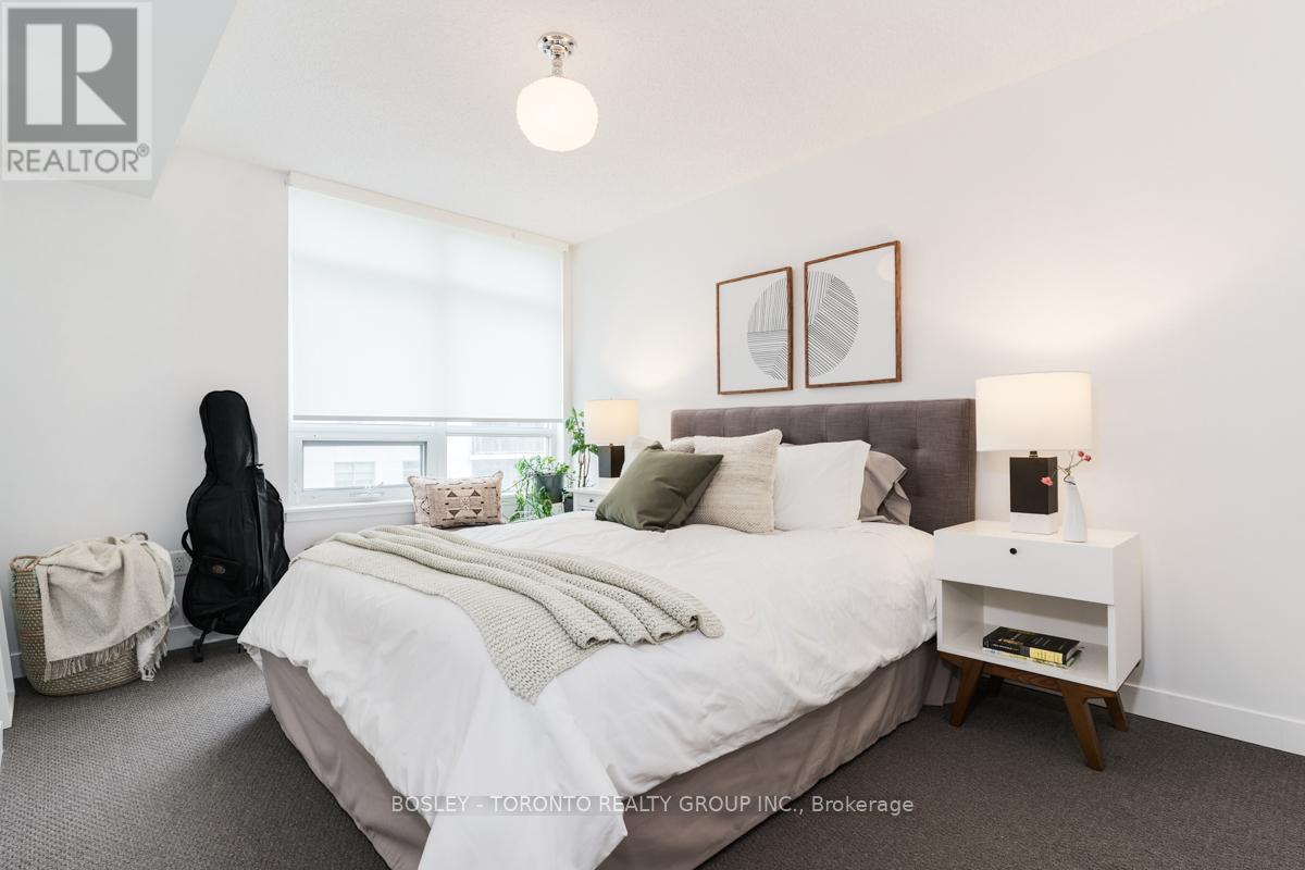 Photo 7 of 720 812 Lansdowne Avenue, Toronto ON