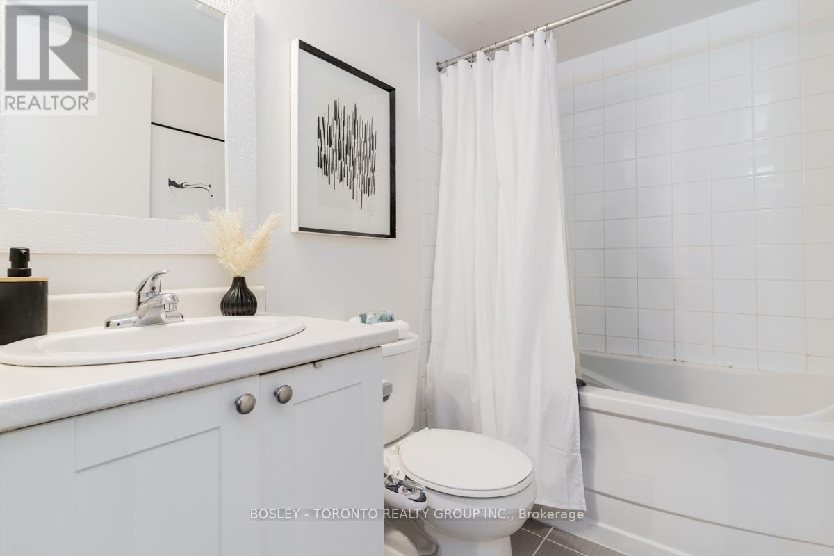 Photo 32 of 720 812 Lansdowne Avenue, Toronto ON