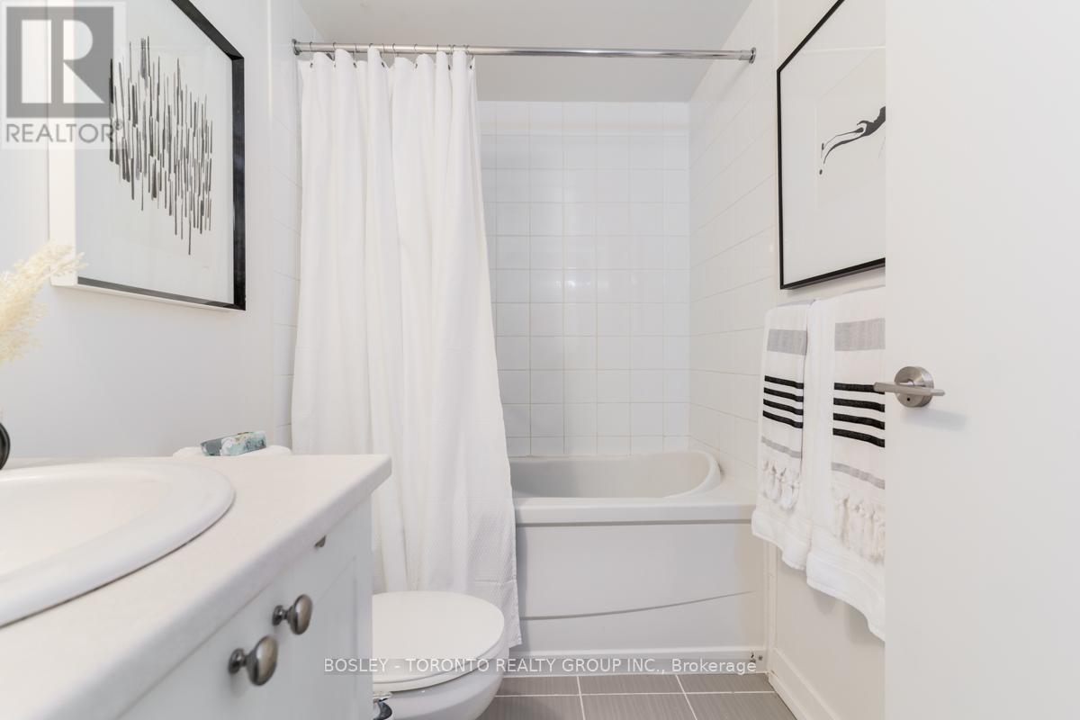 Photo 23 of 720 812 Lansdowne Avenue, Toronto ON