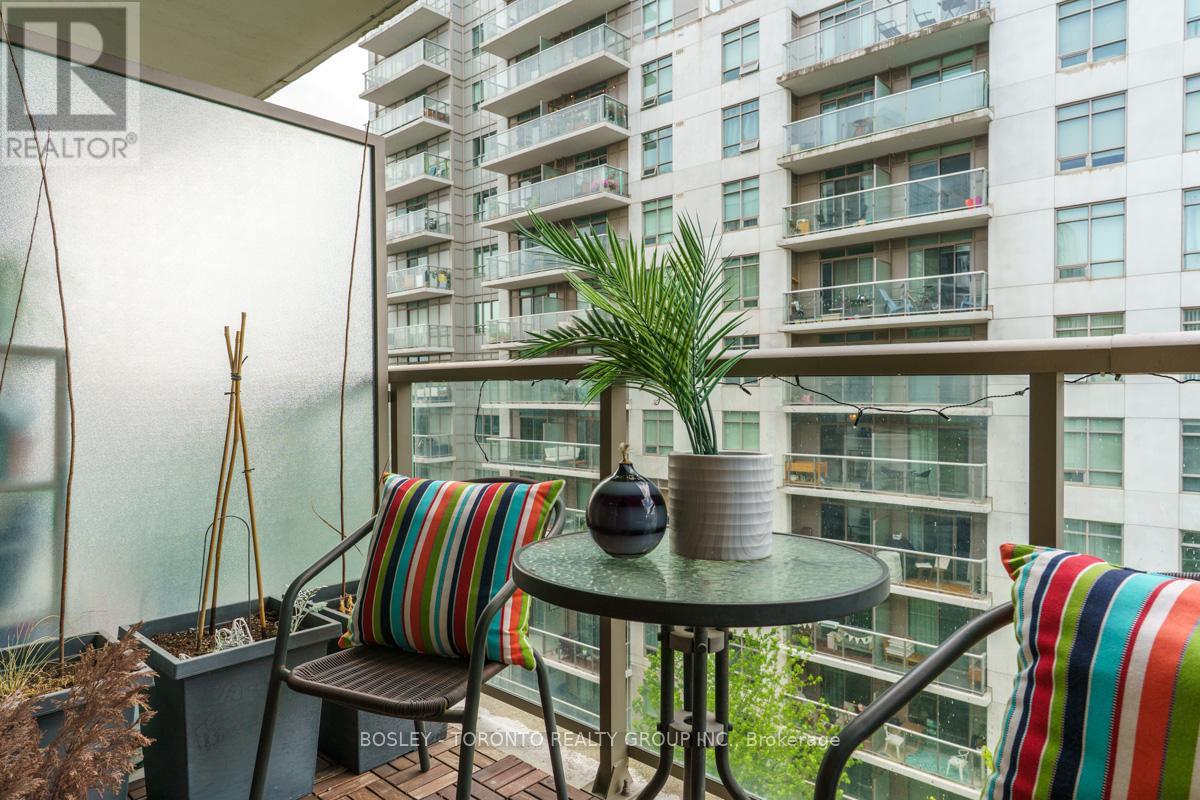 Photo 9 of 720 812 Lansdowne Avenue, Toronto ON