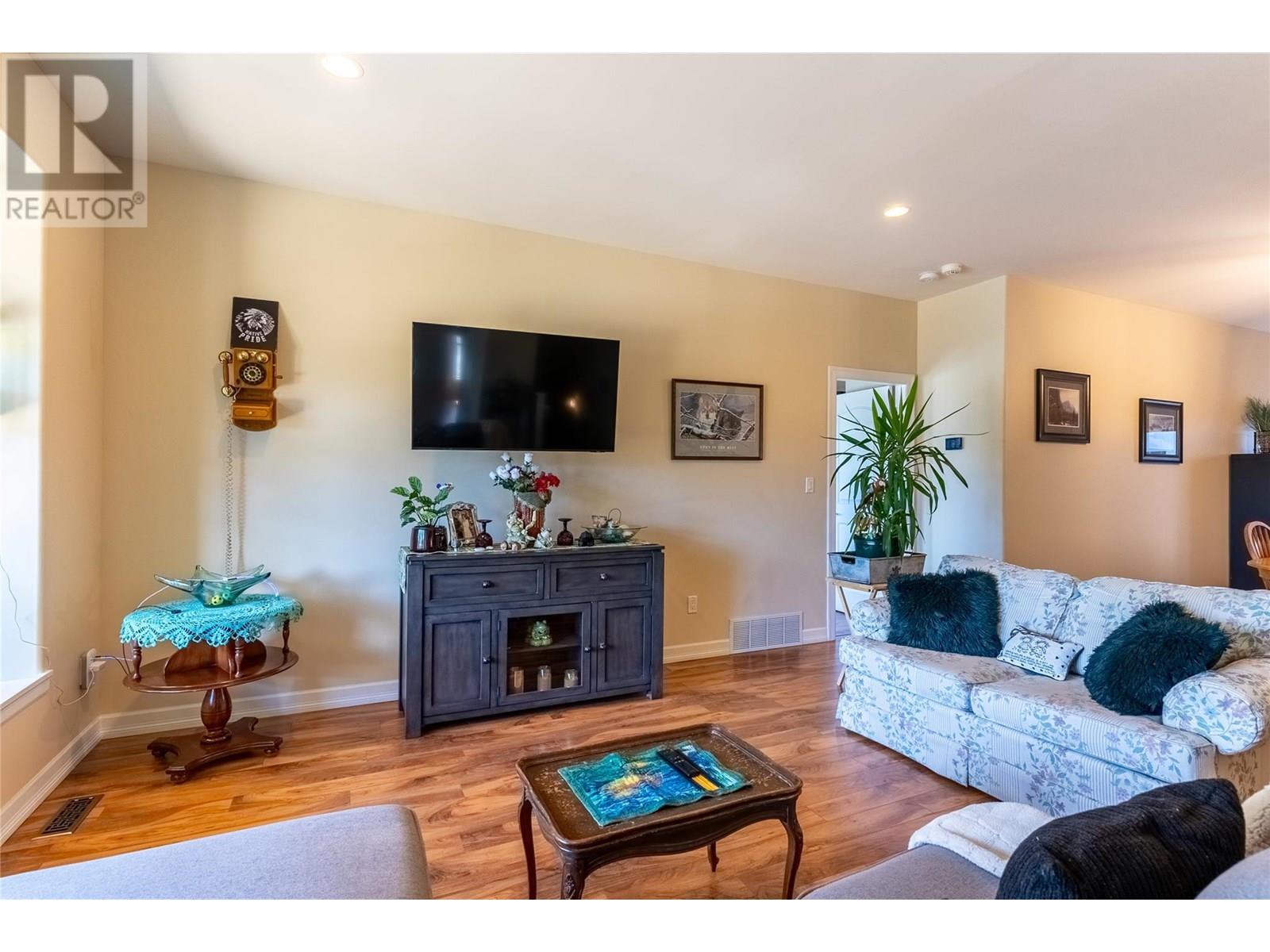 331 Linden Road, Logan Lake