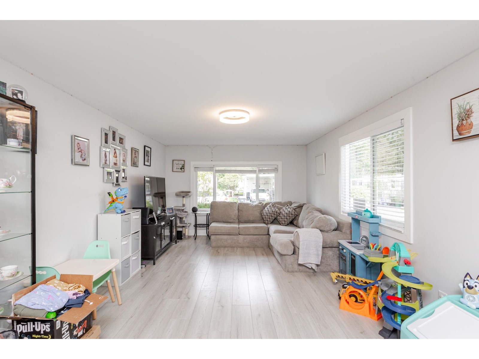 Photo 7 of 221 1840 160 Street, Surrey BC