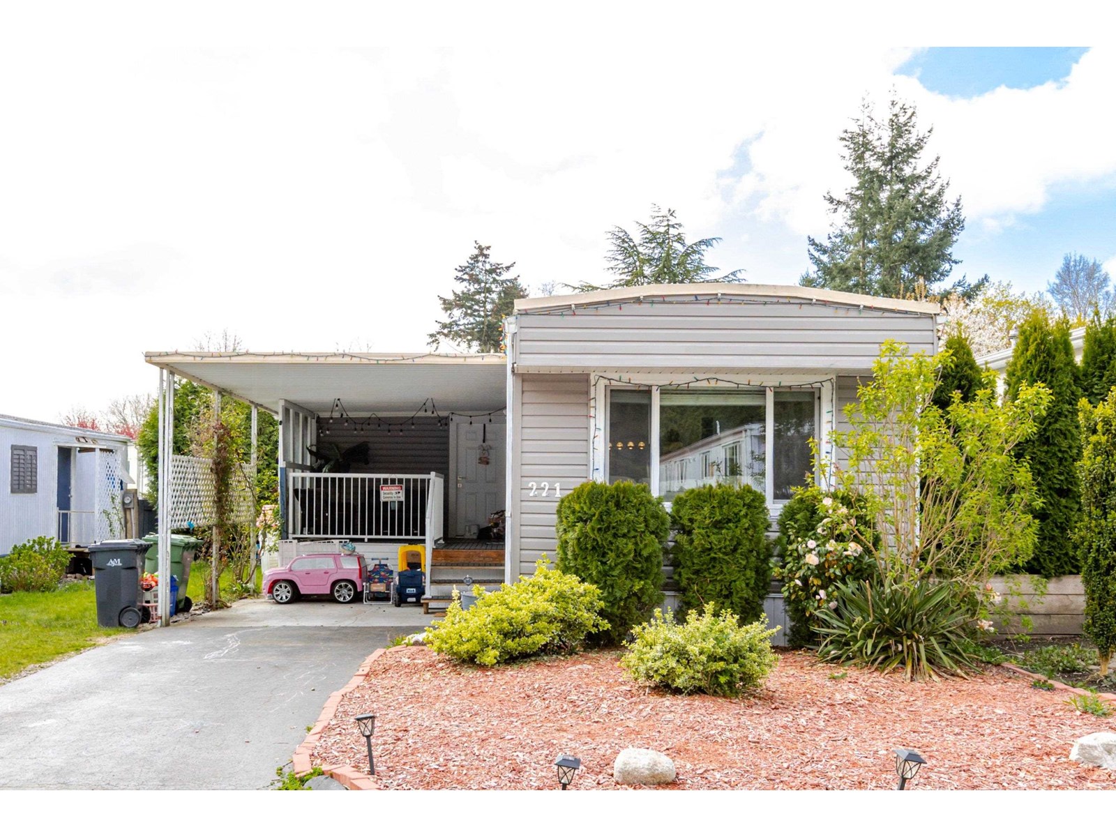 Photo 1 of 221 1840 160 Street, Surrey BC
