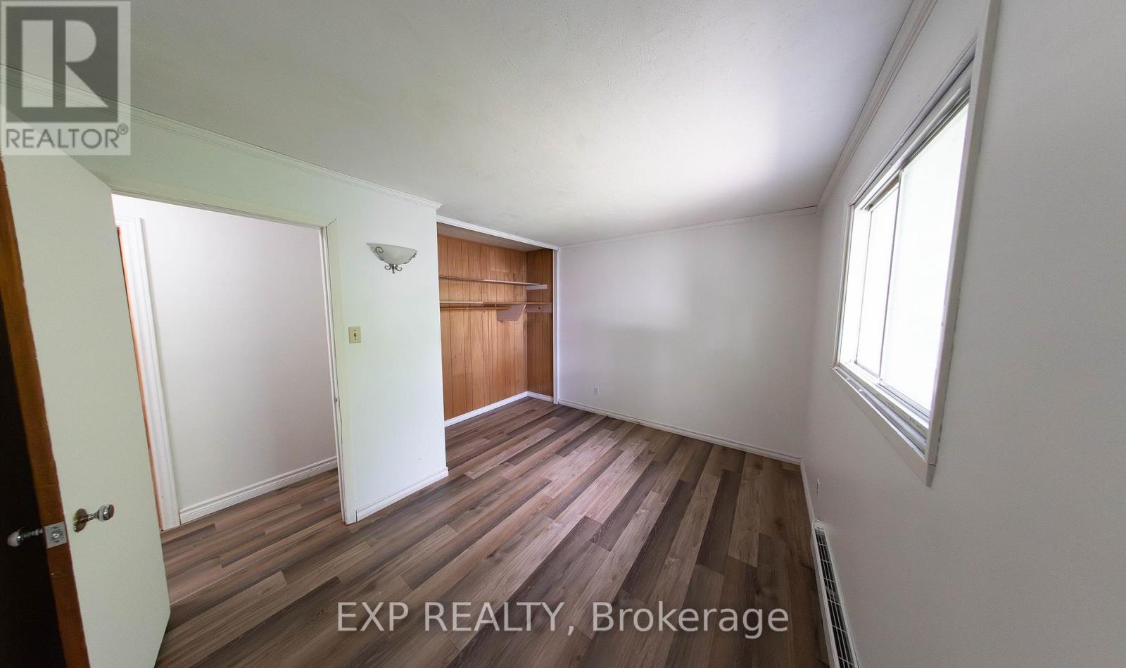 Photo 12 of 84 Kenyon Street E, North Glengarry ON