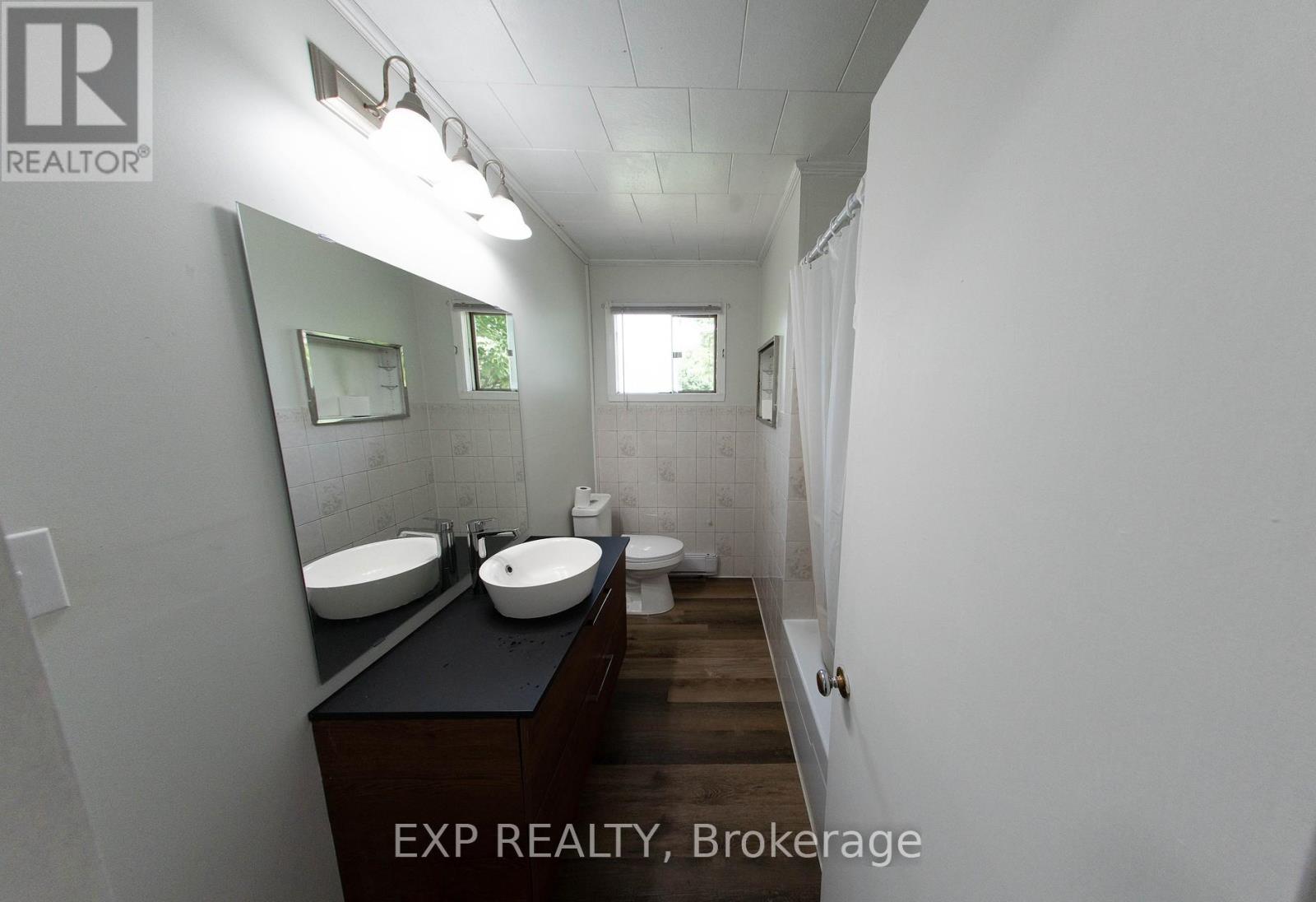 Photo 16 of 84 Kenyon Street E, North Glengarry ON