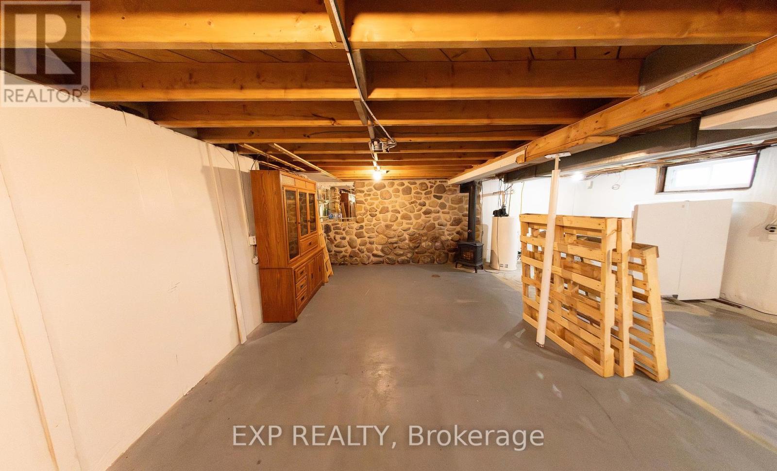 Photo 17 of 84 Kenyon Street E, North Glengarry ON