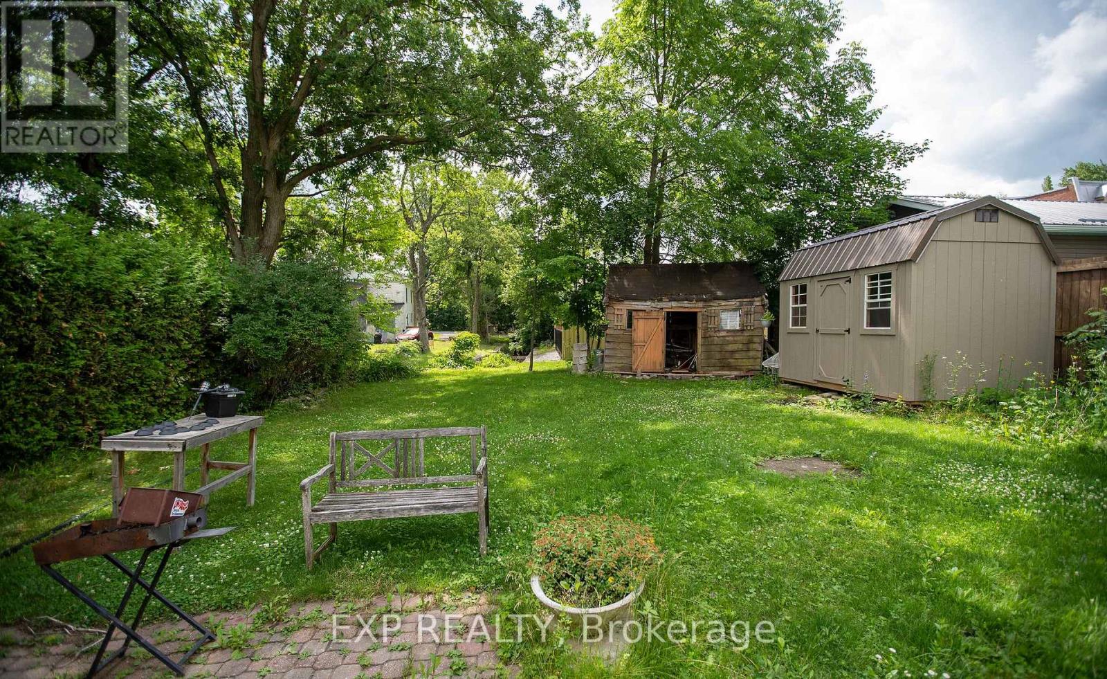 Photo 4 of 84 Kenyon Street E, North Glengarry ON