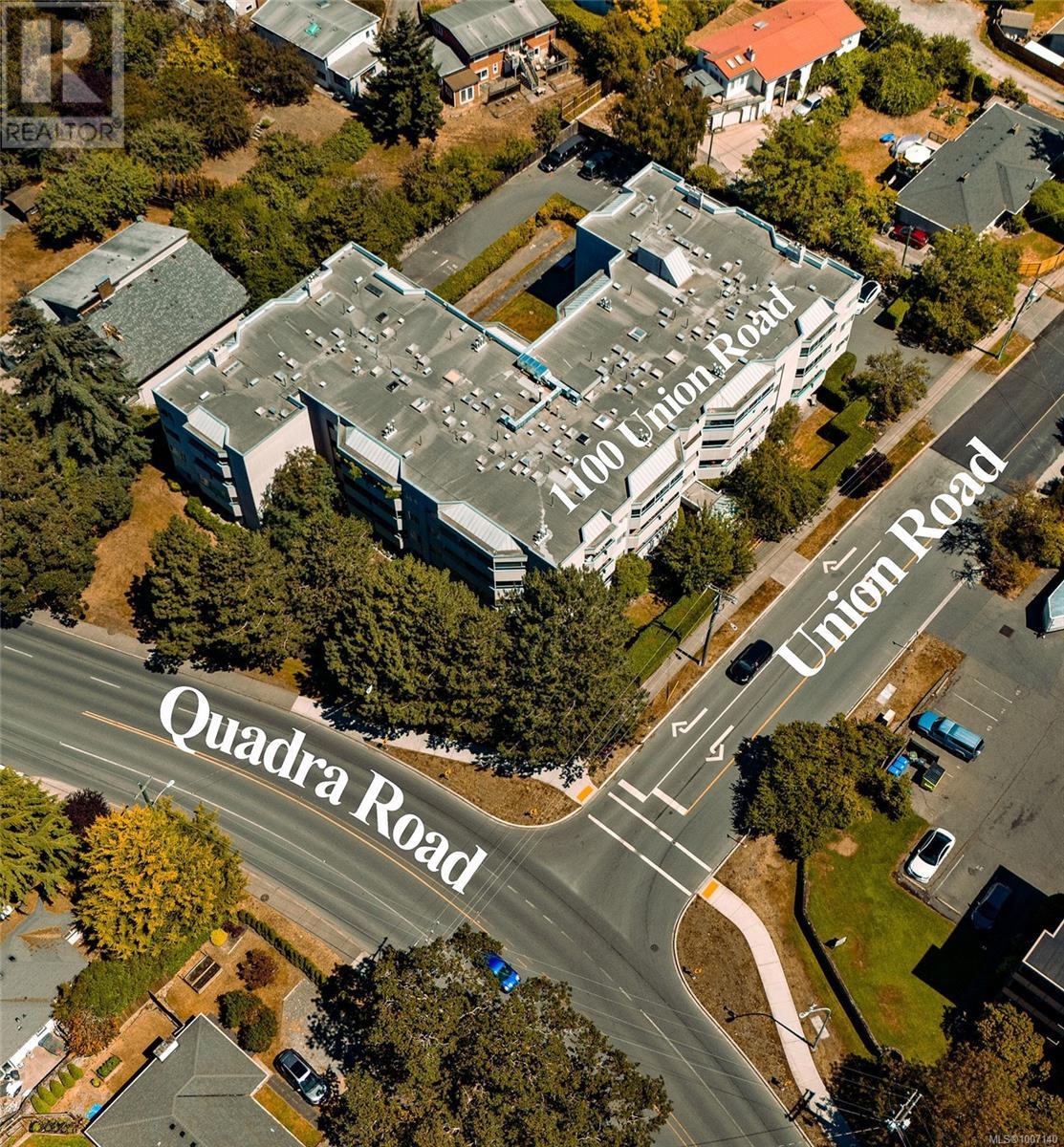 Photo 2 of 105 1100 Union Rd, Saanich BC